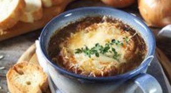 Soupe À L’oıgnon (Fransız Usulü Soğan Çorbası): Klasik Fransız Mutfağından Sıcak ve Lezzetli Bir Tarife Yolculuk